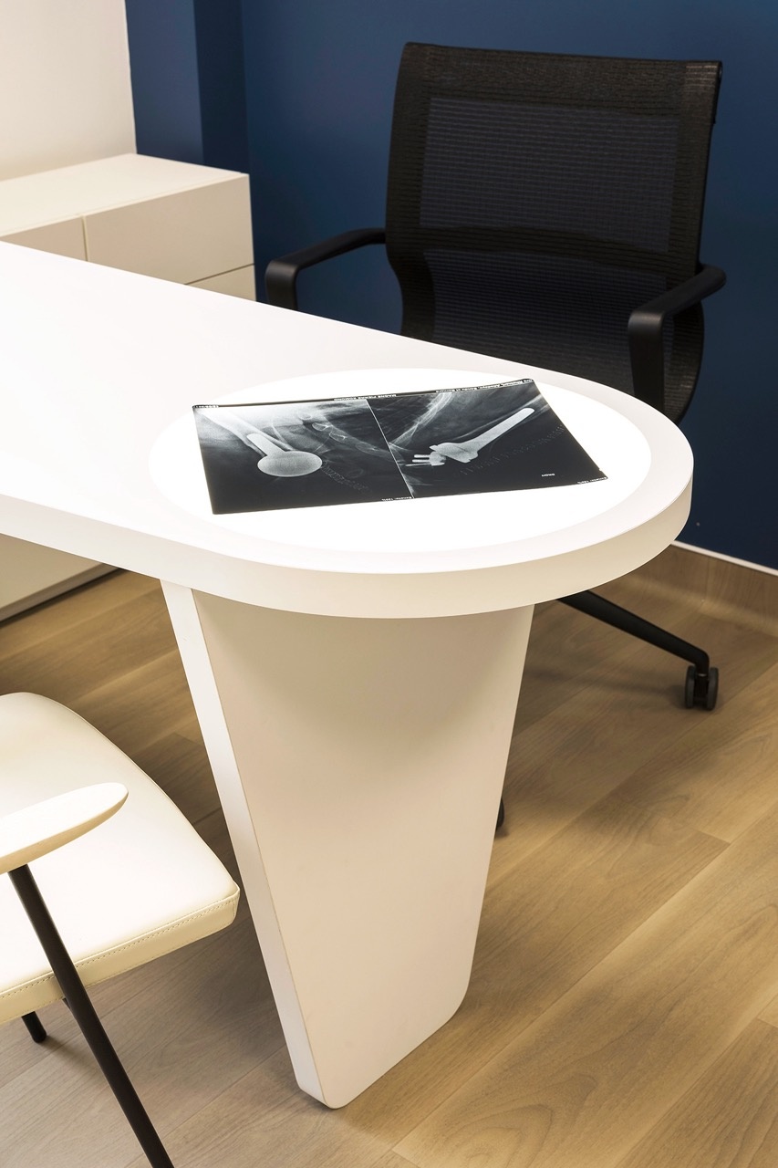 centre orthopedique de libourne_photo radio sur bureau cabinet_consultations exterieures_clinique chirurgicale du libournais